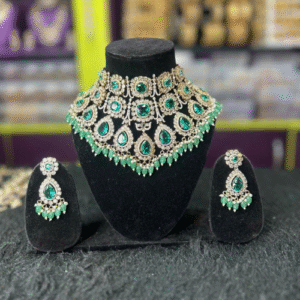 Green minimal Victorian jewellery